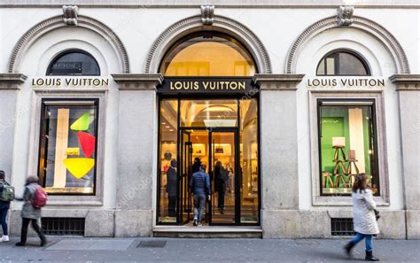 louis vuitton uffici milano|buying louis vuitton in milan.